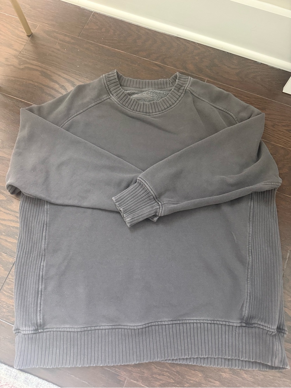 aerie Women's Crewneck Sweatshirt in Charcoal Gray